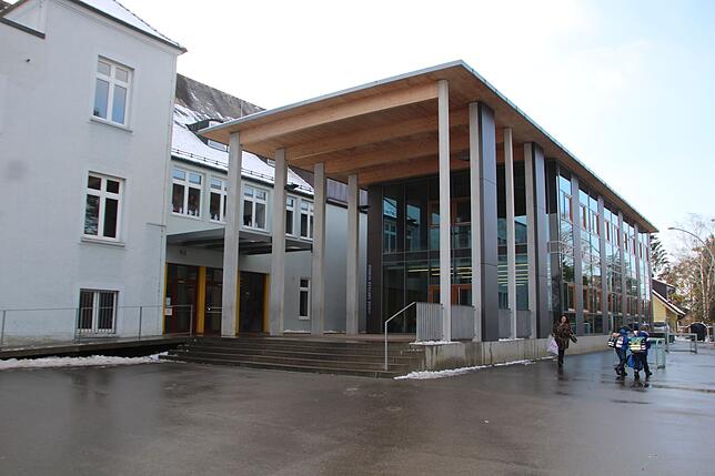 Bereits die letzte Erweiterung an der Schule um das Mensagebäude war im Nachhinein unzureichend.