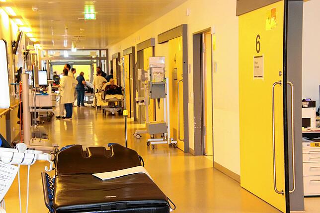 In der Zentralen Notaufnahme des Schwarzwald-Baar-Klinikums herrscht rund um die Uhr Betrieb: Man sei an der Grenze angelangt, sagt ...
