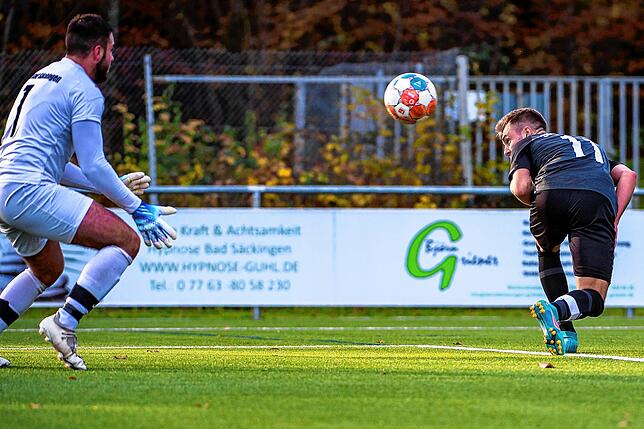 Bild 23: SV Waldhaus gewinnt beim FC 08 Bad Säckingen mit 3:1 &ndash; und wir haben Bilder!