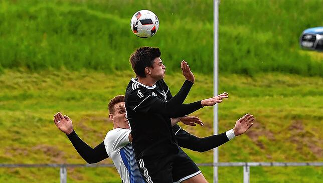 Heimserie gesichert: Mit seinem späten Tor zum 2:0-Endstand gegen die Spvgg. Wutöschingen verscheuchte Luca Schmidt (hier ein ...