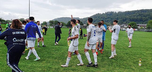 Bild 5: SV BW Murg jubelt Ligaverbleib und SV Herten verabschiedet Eschbach-Brüder – wir haben Bilder!