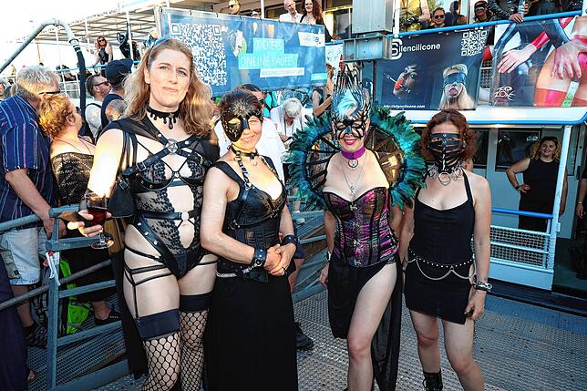 Bild 18: Lack, Leder, Latex! Dieses Spektakel bieten die BDSM-Fans im Konstanzer Hafen