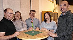 Im Amt bestätigt oder neu gewählt im Vorstand des Musikvereins Oberteuringen (von links): Vorsitzender Felix Metzger, stellvertretende ...