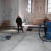 Ein Team von Otterswanger Bürgern unterstützt die Renovierung der Pfarrkirche durch Eigenleistungen, hier von links: Luitgard Götz, Rudi ...