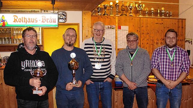 Bei der Königsfeier des Schützenvereins Murg am vergangenen Samstag wurden Harald Samet mit dem Pistolenpokal und Tobias Amsler mit dem ...