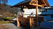 Ein sichtbarer Erfolg ist der von Schülern im Rahmen eines Projektes gebaute überdachte Sitzplatz: Bild: Sebastian Barthmes