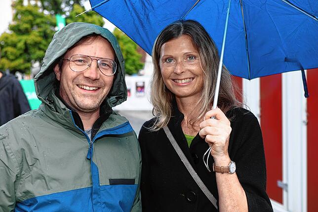 Bild 14: Gute Stimmung bei Regen auf dem Hohentwielfestival