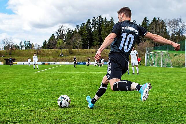 Platz zwei: Robin Oberst und der SV Waldhaus stehen nach dem 4:0 gegen den SV Rheintal auf dem Relegationsrang.
