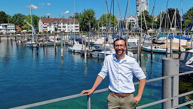 Felix Klarmann ist neuer Projektleiter der Interboot in Friedrichshafen. Ob es auch historische Boote im Hintern Hafen (im Hintergrund) ...
