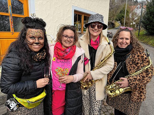Bild 8: Fasnet in Lellwangen: 220 Narren feiern mit Musik und Freude -  hier die Bilder!