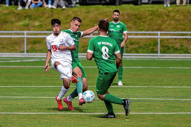 Bild 10: SV Rheintal und FC Erzingen trennen sich 2:2 – wir haben Fotos!