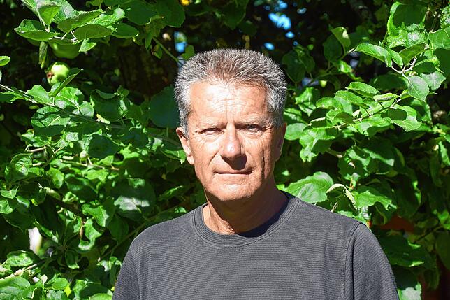 Winfried Barke erinnert sich heute gut daran, wie er am 4. September 1992 während der Löscharbeiten die Stellung im Polizeirevier hielt.