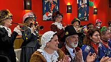 Mega-Fasnet, Super-Frühschoppen: Alle haben eine Menge Spaß.