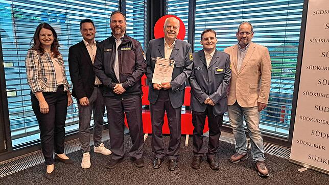 Verein der Helfer und Förderer des THW Laufenburg, 500 Euro für die Anschaffung von Rucksäcken für die Jugend. Von links: Silvia Knöpfle ...