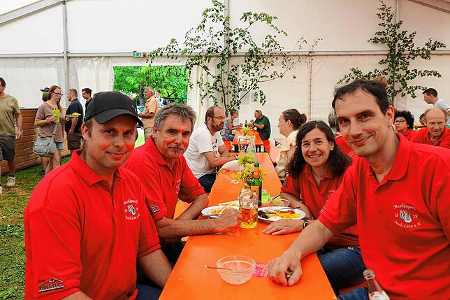 Bild 24: Das Dorffest in Aach-Linz lockt viele Besucher