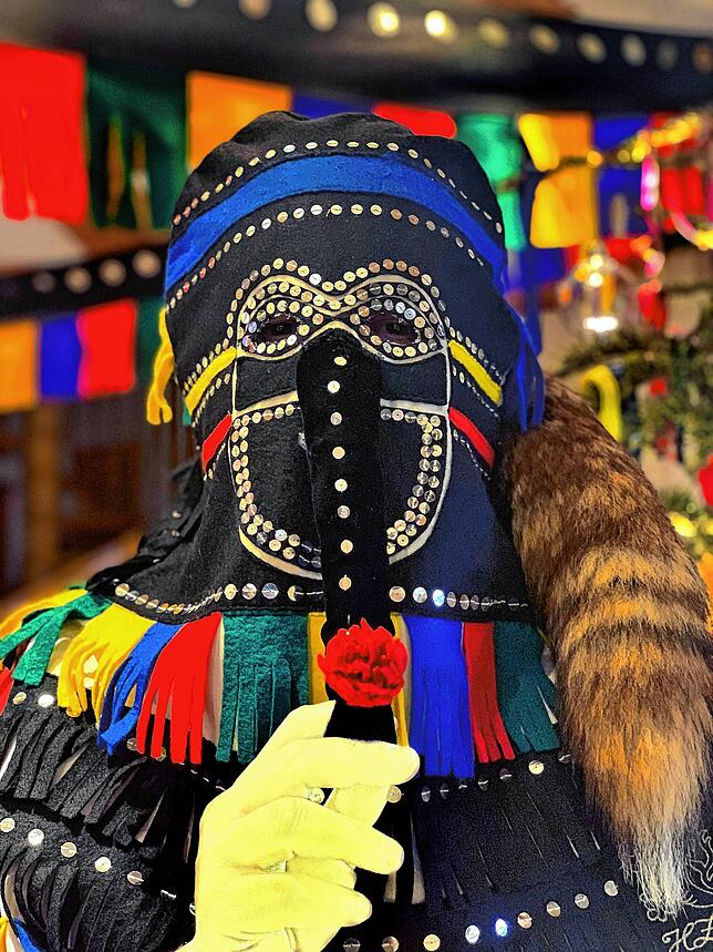 Überlinger Hänsele: Der Hänsele trägt ein seealemannisches Fransenkleid. Als Teufelsfigur wurde sie erstmals um 1500 urkundlich erwähnt, ...