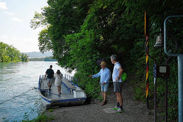 Die Rüedifaar ist eine Rheinfähre zwischen dem schweizerischen Ellikon (Kanton Zürich) und dem Deutschen Nack (Ortsteil von Lottstetten, ...