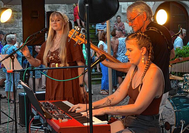 Bild 10: Five Senses rocken den Schlosshof in Markdorf – hier gibt es die schönsten Bilder