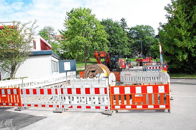 Beurerweg/Zähringerstraße: Mit den Tiefbauarbeiten für die Erweiterung der Wärmeleitung sowie der Neuverlegung der Gas- und ...