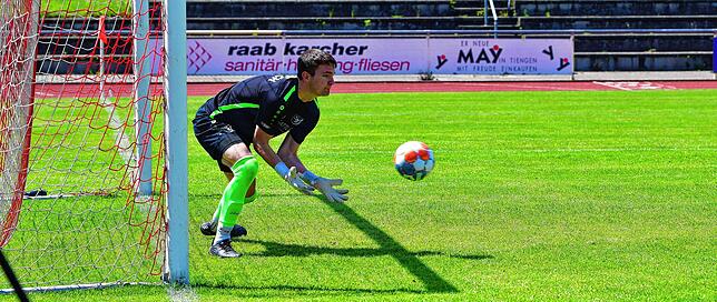 Begehrter Schlussmann: Jannik Strittmatter zählt zu den besten Torhütern der Liga. Der 21-Jährige hat dem SV Buch für die kommende ...