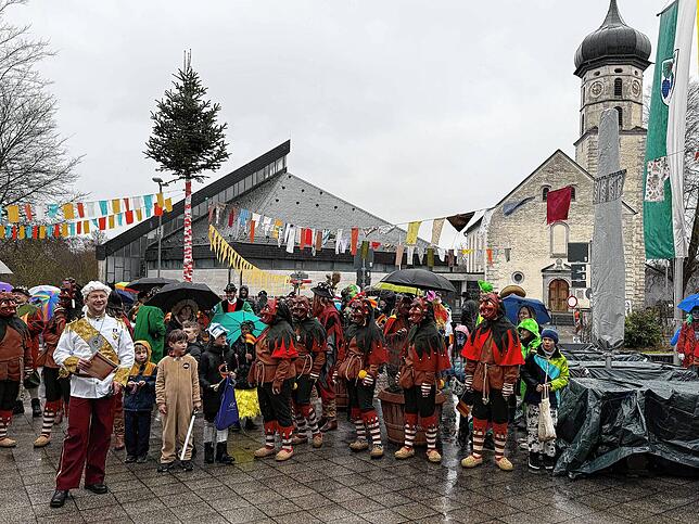 Bild 5: Fasnacht 2025 in Friedrichshafen: Rathaussturm & Schulbefreiung in eindrucksvollen Bildern!