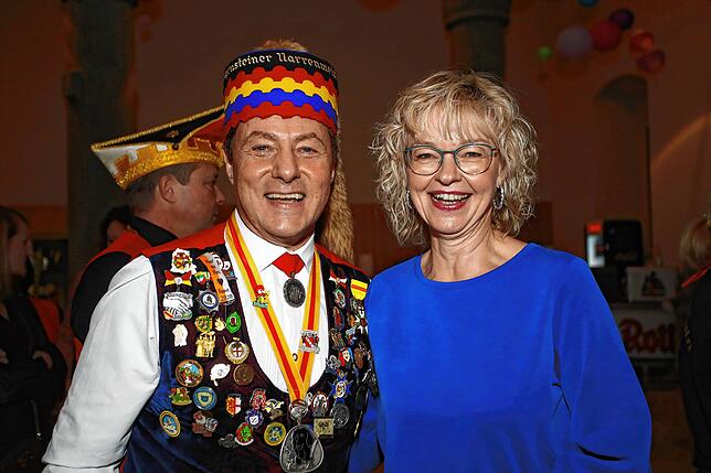 Bild 2: Die Narrengesellschaft Niederburg feiert ihren Fasnachtsauftakt