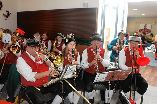 Bild 11: Viel Lokalkolorit beim närrischen Frühschoppen in Meßkirch