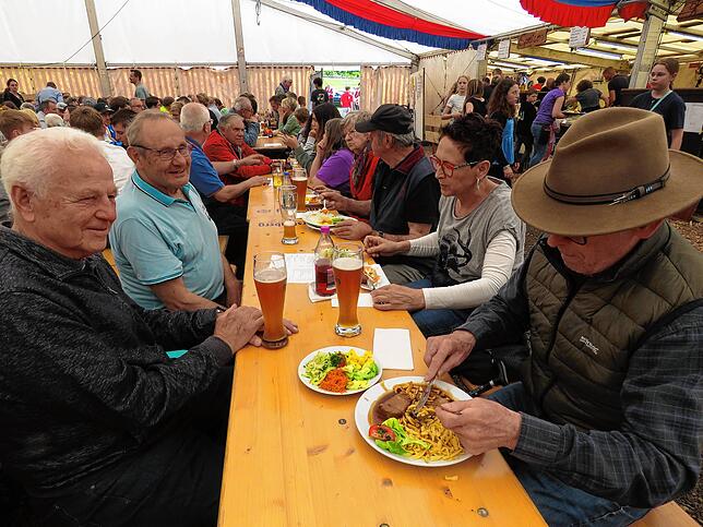 Bild 15: Dorffest in Kirchen-Hausen mit viel Angeboten und Besuch an vier Tagen