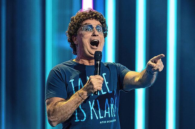 Am 27. September geht‘s bei Comedian Atze Schröder rund. Er blickt entspannt in die Zukunft, denn seit zehn Jahren lebt er gut nach dem ...