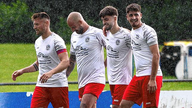 Wie hier im Bezirksligaspiel gegen den FC Kluftern (vergangene Saison) möchte der FC Rot-Weiß Salem auch am Sonntag gegen den Hegauer FV ...