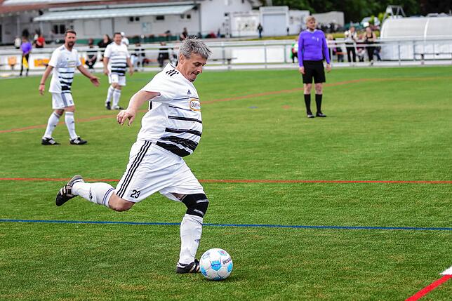 Bild 12: Legenden-Spiel beim SV Rheintal endet 5:5 – wir haben Fotos!