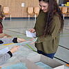 Gleich zwei Wahlzettel hatten die Wähler in Herrischried auszufüllen: den Stimmzettel zur Bundestagswahl und zum Bürgerentscheid über ...