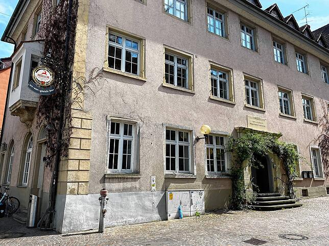 Das Lokal in der Poststraße 5 sucht einen neuen Pächter oder eine neue Pächterin. Zuletzt hatte die Unvergleichbar nur unregelmäßig ...