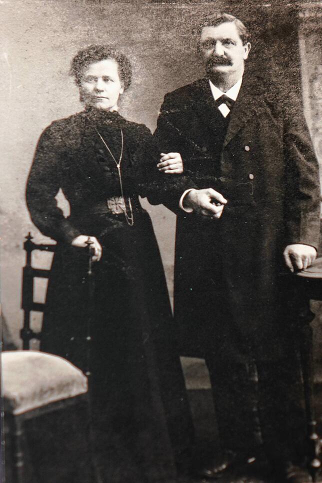 Anna Büche, geborene Keller, und ihr Ehemann Franz Josef Büche in einer Aufnahme von 1912 in Basel.