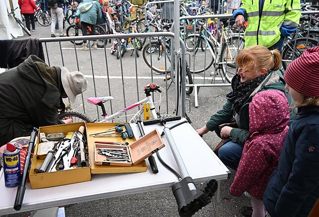 Bild 5: Über Fahrräder auf dem Fahrradmarkt in Tiengen: Ein Paradies für Radliebhaber