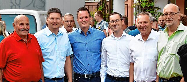 Bild 42: Schiedsrichter im Fußballbezirk Hochrhein feiern ihren 100. Geburtstag