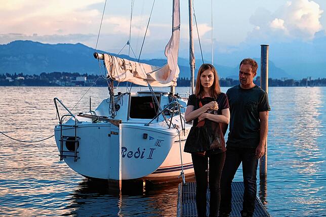 Die Hauptdarsteller in „Die Toten vom Bodensee“: Hannah (Nora von Waldstätten, l.) und Kollege Micha (Matthias Koeberlin, r. ).