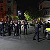 Nach den Krawallen während der langen Kulturnacht 2023 postieren sich Polizei und Kommunaler Ordnungsdienst in der Schwenninger Innenstadt.