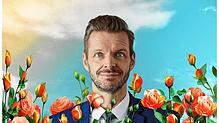 „Es wird kuschelig. Ich habe Heizdecken dabei, und alles wird in Rosarot getaucht“: Florian Schroeder über sein neues Programm „Endlich ...