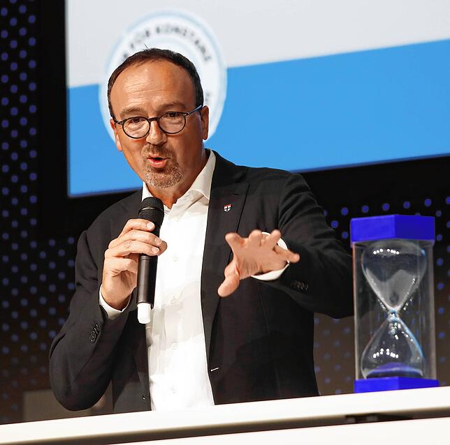 Oberbürgermeister Uli Burchardt bei Meet & Greet im Bodenseeforum Konstanz zum Thema Corona-Pandemie, die Auswirkungen auf die ...