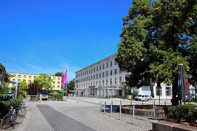 Der Hohgarten heute: Die Friedenslinde ist noch da, der Rest hat sich über die Jahre gewandelt.
