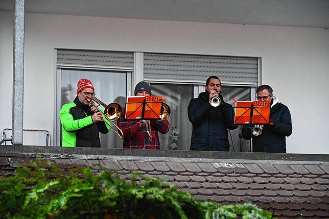 Bild 14: Die Besuchermassen trotzen dem Regen: Alle Bilder vom Winterzauber in Stockach