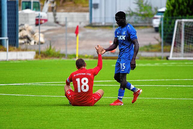 Bild 26: SV Jestetten müht sich zum 2:1-Sieg gegen den SC Lauchringen – und wir haben Bilder!