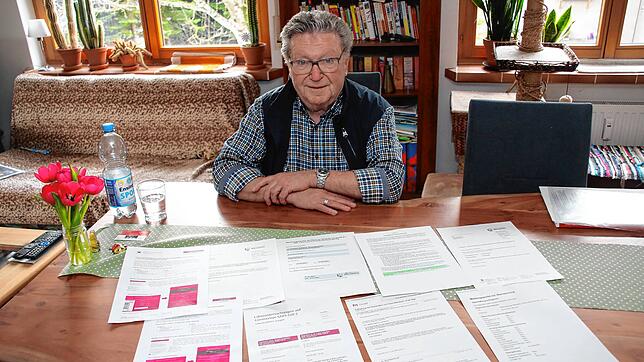Obwohl Franz Steinbeck bereits den vollen Corona-Impfschutz hatte, wurde er trotz eines negativen PCR-Tests nach einem Kontakt mit einen ...