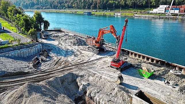 Die Rückbauarbeiten auf dem Schiffsanleger schreiten voran.