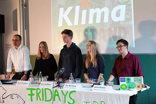Die Pressekonferenz zum Klimanotstand in Konstanz 2019. Da standen Oberbürgermeister Uli Burchardt und Fridays for Future noch Seite an ...