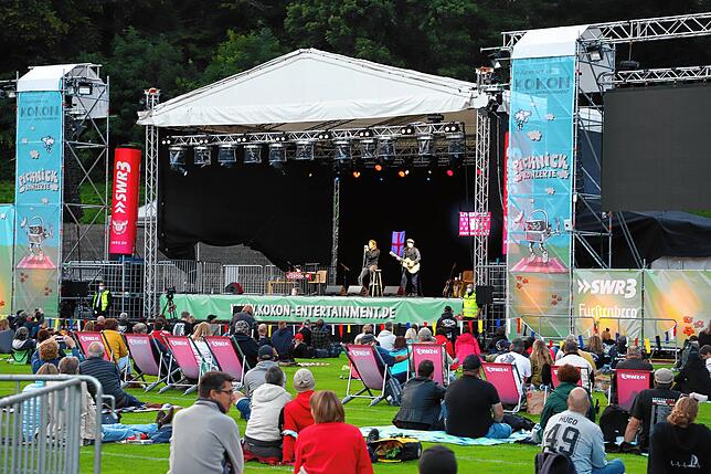 Knapp 1000 Gäste zählt das Picknick-Konzert mit Campino am Mittwochabend.