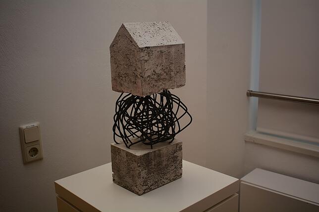 &bdquo;Dazwischen&ldquo; heißt diese Skulptur Herbert Stehles von 2017.