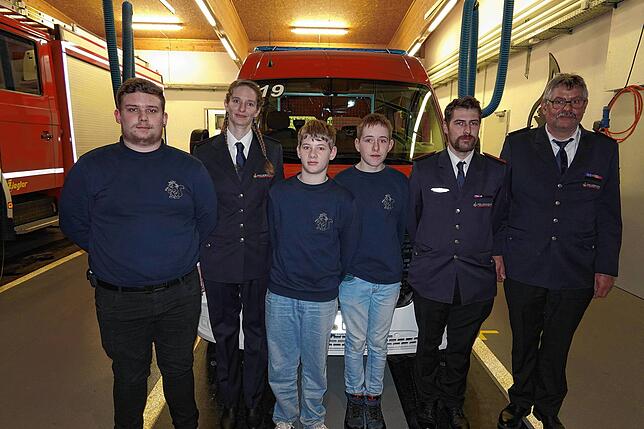 Das neue Jugendfeuerwehr-Görwihl-Süd-Leitungsteam (von links): Jason Ebe (neuer Ausbilder), Mareike Mertens (Jugendwart und ...