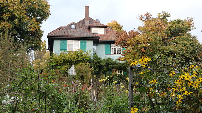 Das Hermann-Hesse-Haus ist ein Anziehungspunkt in Gaienhofen: Einigen Nachbarn sind es zu viele Führungen und damit zu viele Touristen. ...